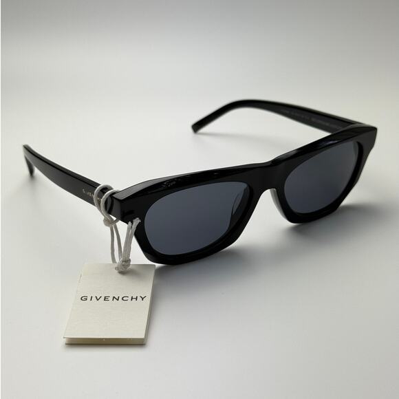 BRAND NEW Givenchy Sunglasses GV40026U 01A Black/Grey Unisex